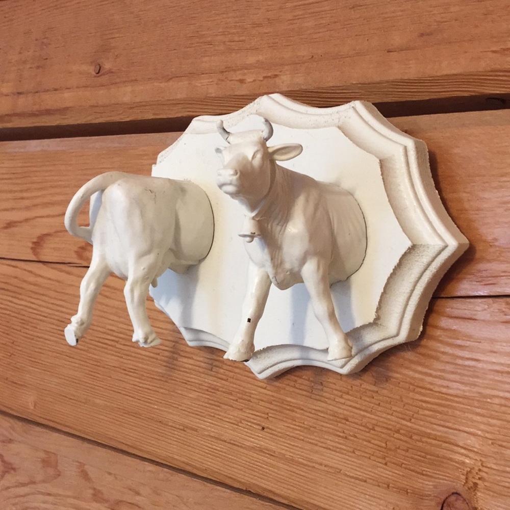 Farmhouse dairy cow funny kitschy wall decor